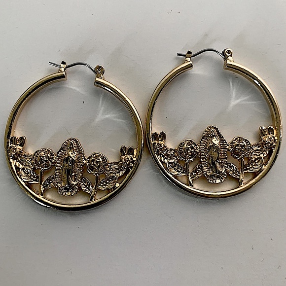 Gold Virgin Mary Hoop Earring’s - Picture 4 of 14